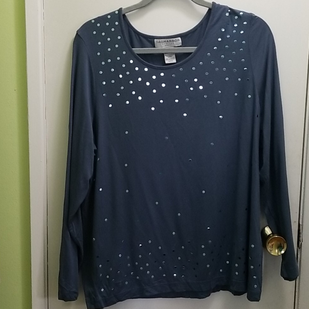SagHarbor grey top with silver accents